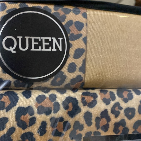 Blissfull Sleep Queen 6 piece sheet set - Picture 4 of 6